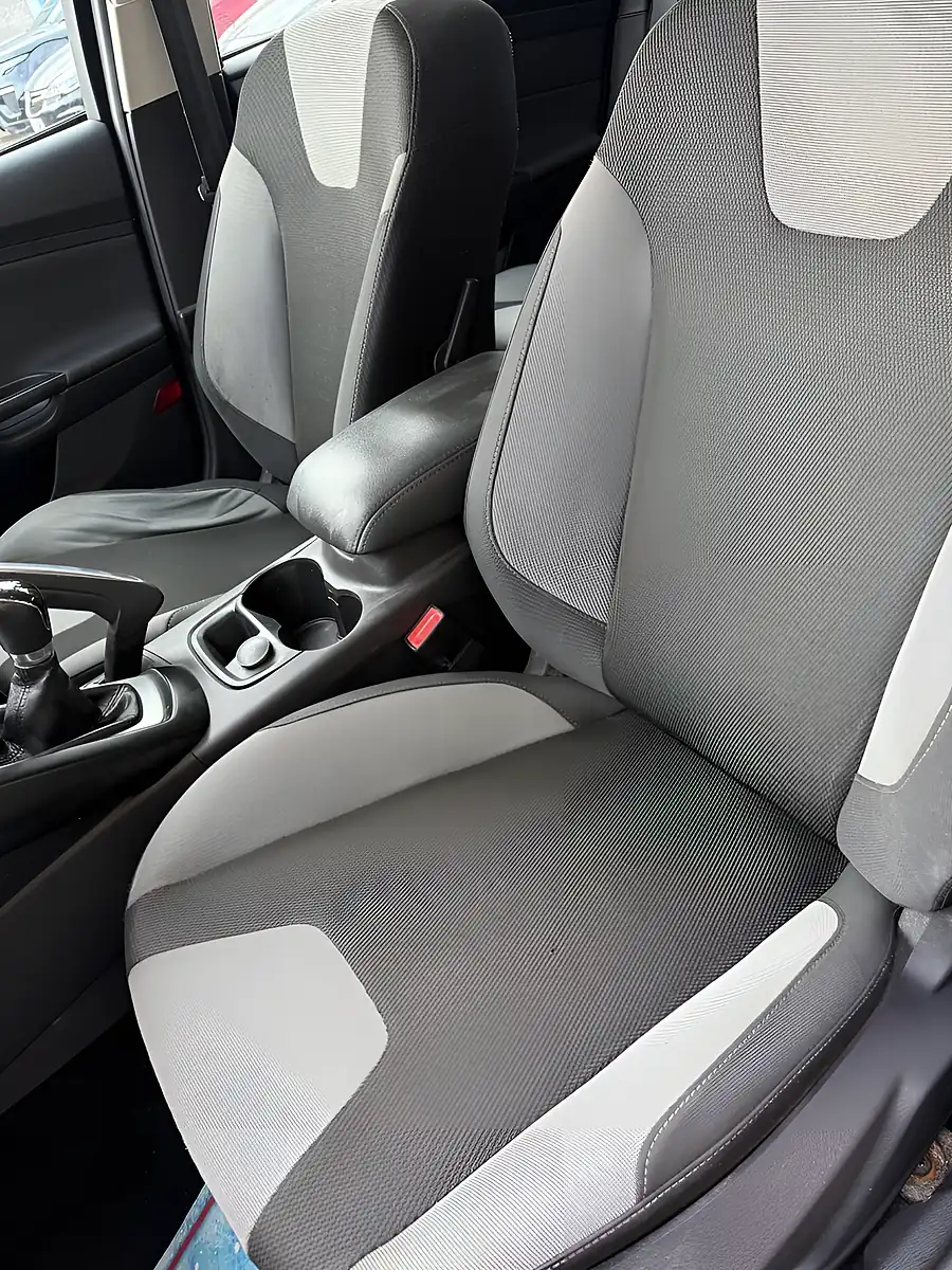Used 2011 Ford Focus Zetec Black - Interior and Exterior details 9