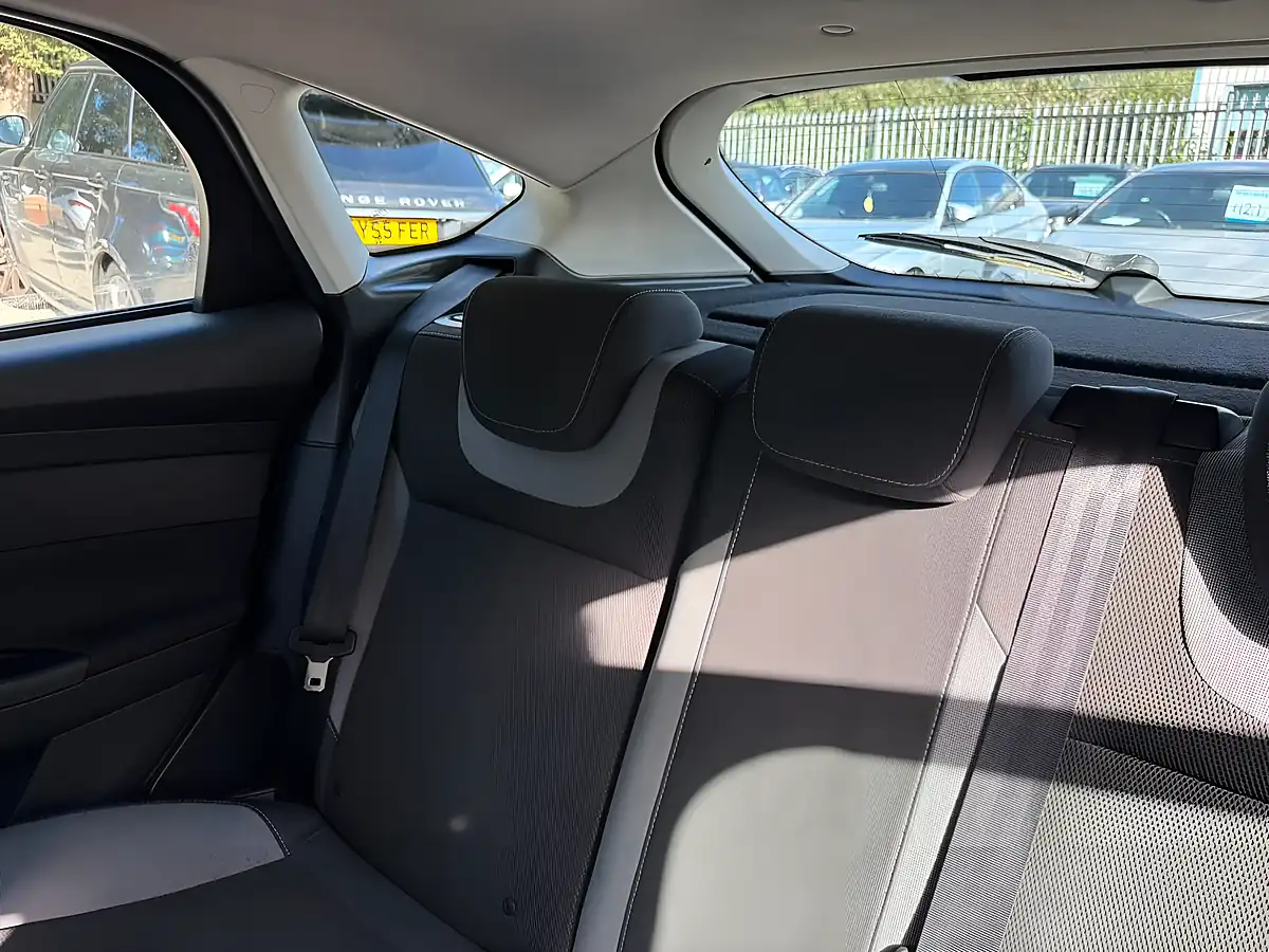 Used 2011 Ford Focus Zetec Black - Interior and Exterior details 14