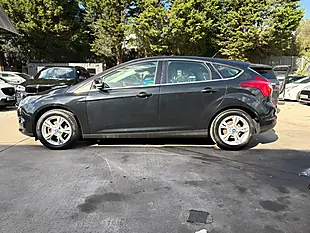 Used 2011 Ford Focus Zetec Black - Interior and Exterior details 4