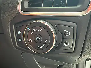 Used 2011 Ford Focus Zetec Moondust Silver - Interior and Exterior details 12