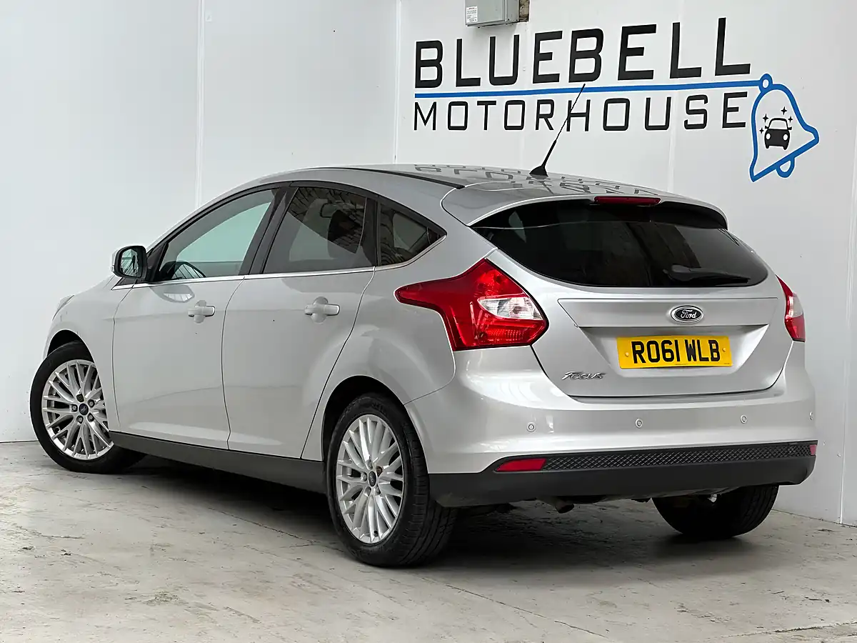 Used 2011 Ford Focus Zetec Moondust Silver - Interior and Exterior details 4