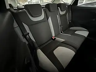 Used 2011 Ford Focus Zetec Moondust Silver - Interior and Exterior details 8