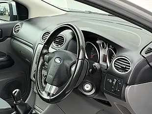 Used 2011 Ford Focus Zetec Silver - Interior and Exterior details 14