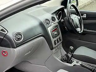 Used 2011 Ford Focus Zetec Silver - Interior and Exterior details 16