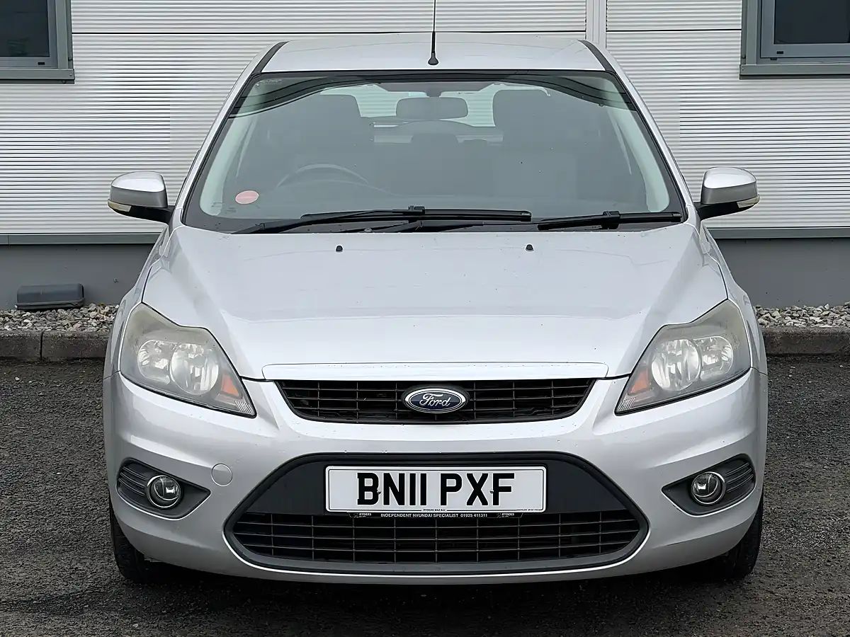 Used 2011 Ford Focus Zetec Silver - Interior and Exterior details 3