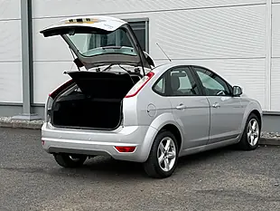 Used 2011 Ford Focus Zetec Silver - Interior and Exterior details 9