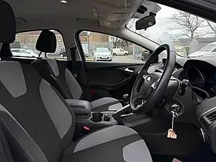 Used 2011 Ford Focus Zetec Silver - Interior and Exterior details 7