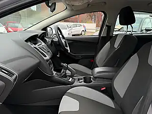 Used 2011 Ford Focus Zetec Silver - Interior and Exterior details 9
