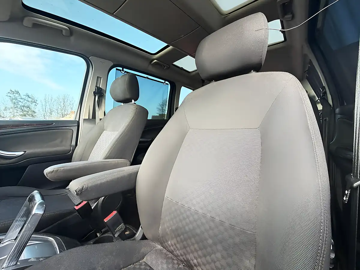 Used 2011 Ford Galaxy Ghia Silver - Interior and Exterior details 15