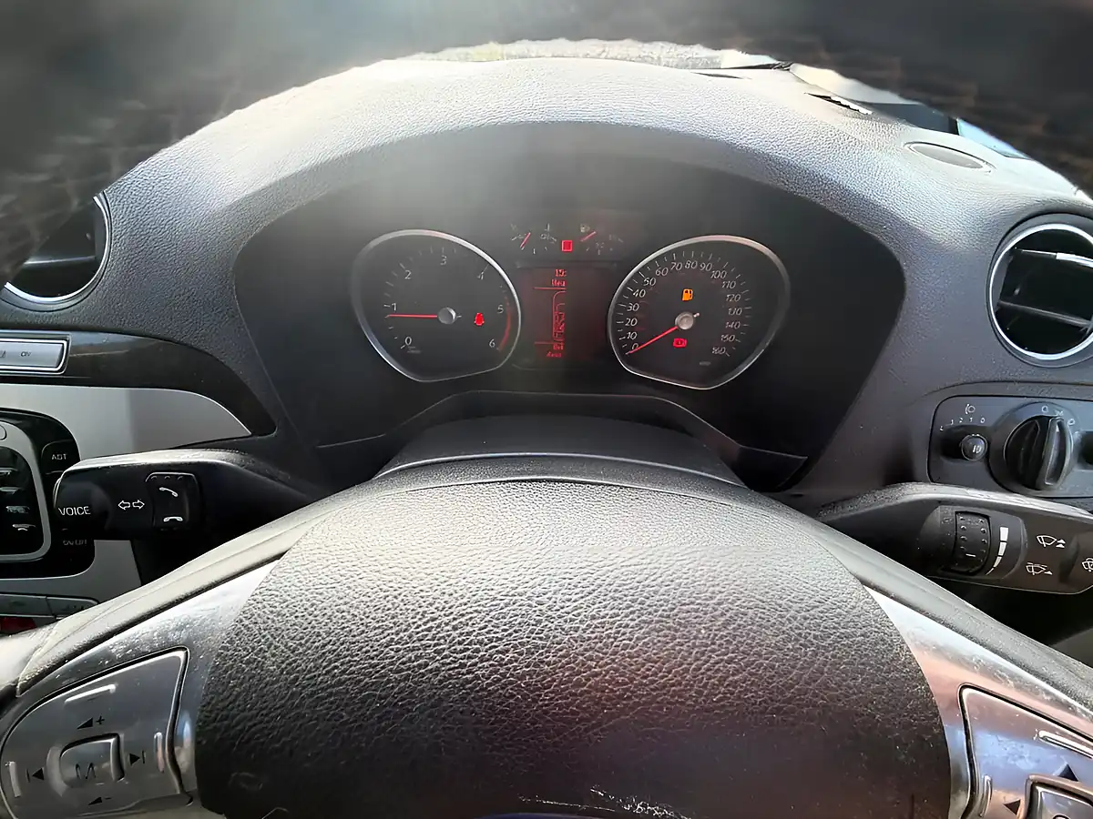 Used 2011 Ford Galaxy Ghia Silver - Interior and Exterior details 17