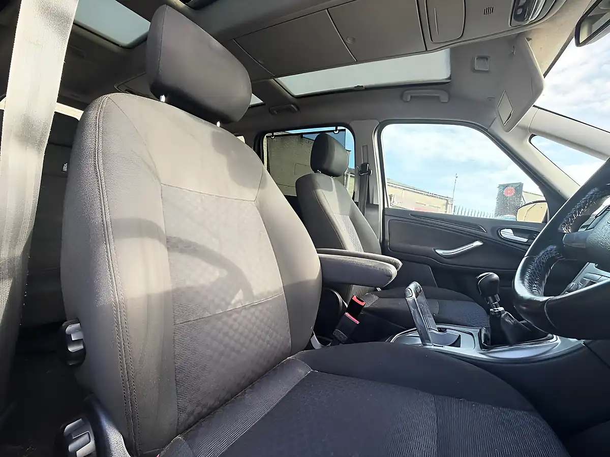 Used 2011 Ford Galaxy Ghia Silver - Interior and Exterior details 18