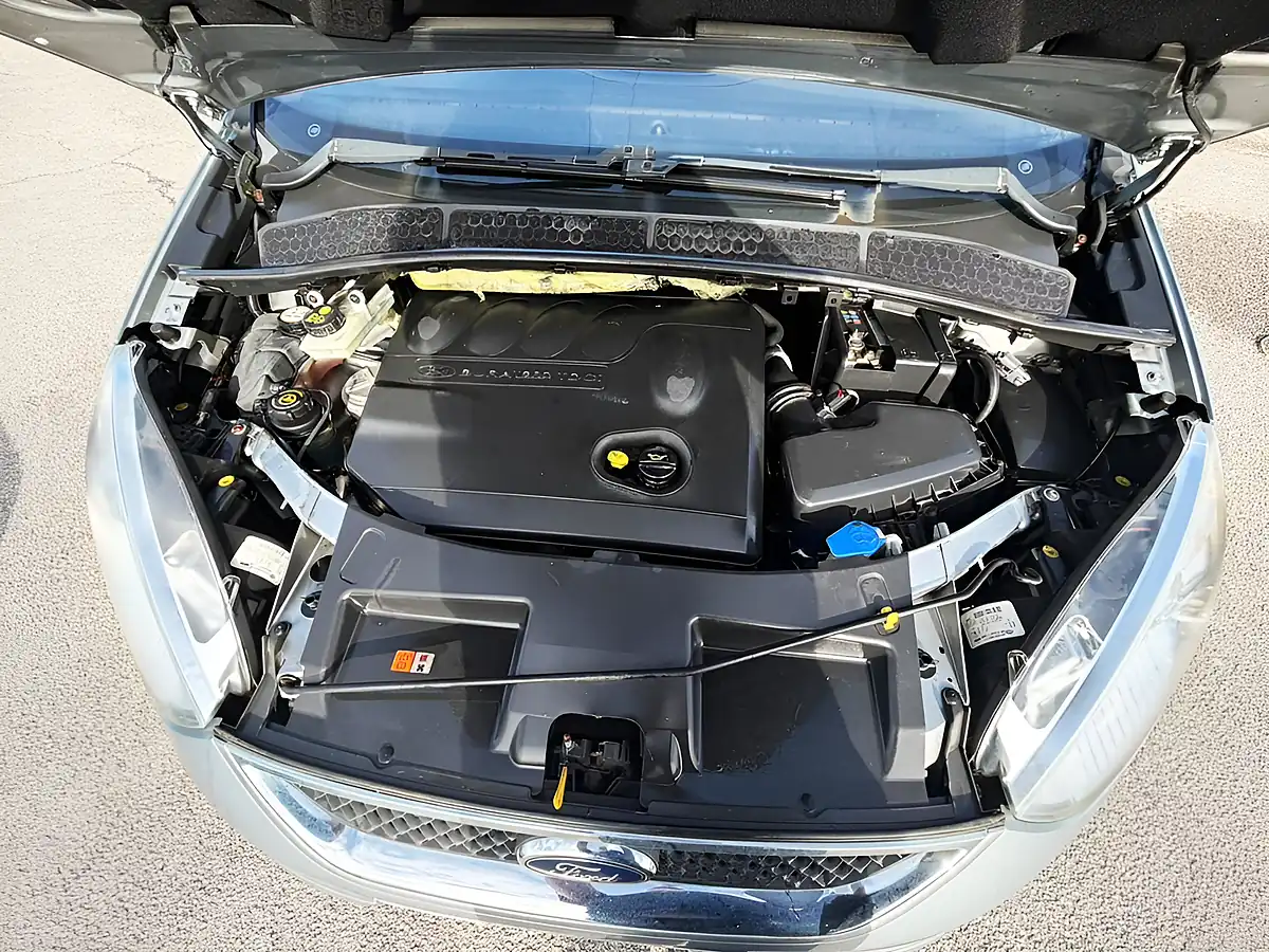 Used 2011 Ford Galaxy Ghia Silver - Interior and Exterior details 3