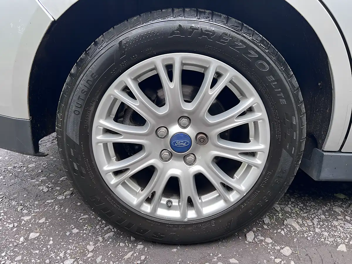 Used 2011 Ford Grand C-Max Titanium Silver - Interior and Exterior details 10