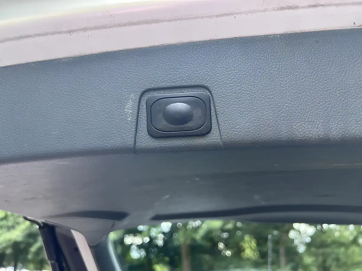 Used 2011 Ford Grand C-Max Titanium Silver - Interior and Exterior details 11