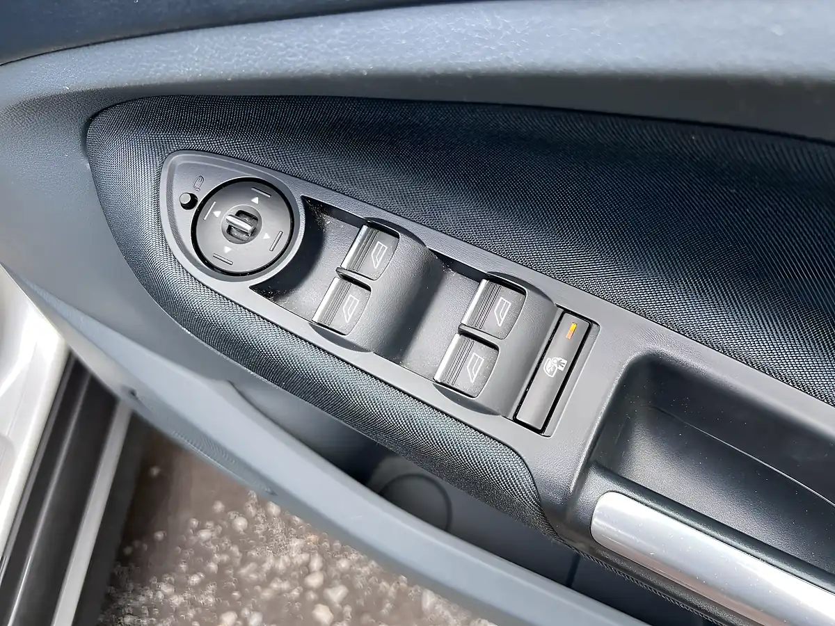 Used 2011 Ford Grand C-Max Titanium Silver - Interior and Exterior details 12