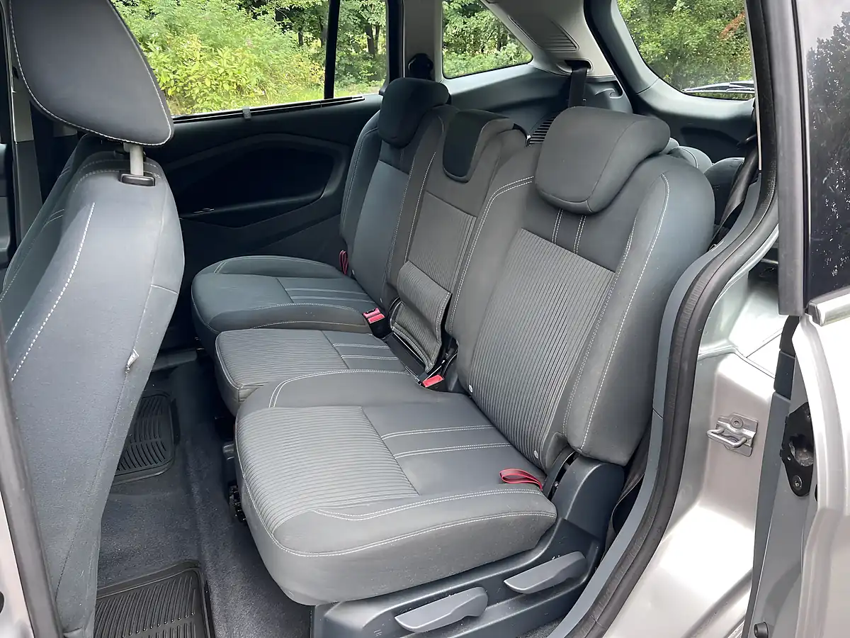 Used 2011 Ford Grand C-Max Titanium Silver - Interior and Exterior details 18
