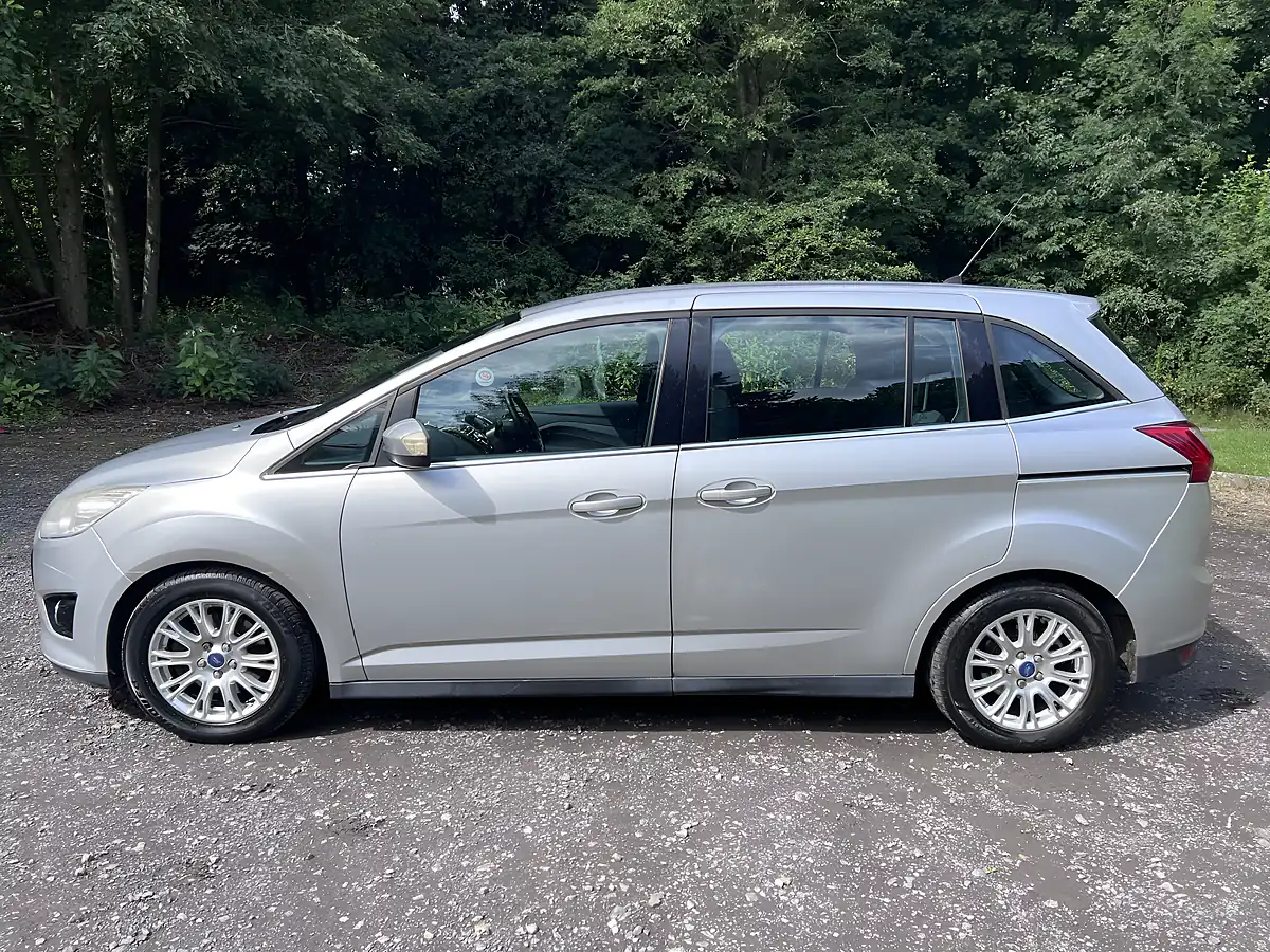 Used 2011 Ford Grand C-Max Titanium Silver - Interior and Exterior details 3