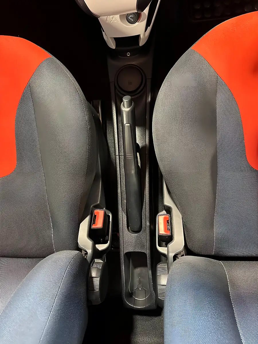 Used 2011 Ford Ka Zetec Red - Interior and Exterior details 15