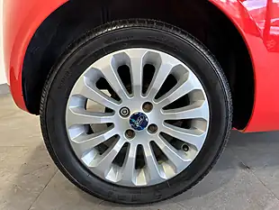 Used 2011 Ford Ka Zetec Red - Interior and Exterior details 19