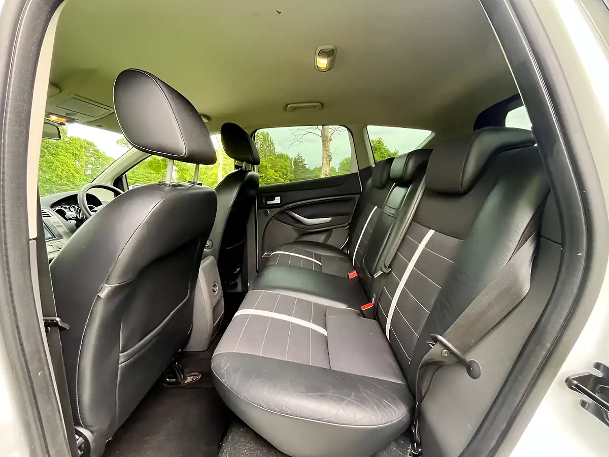 Used 2011 Ford Kuga Titanium Frozen White Metallic - Interior and Exterior details 12