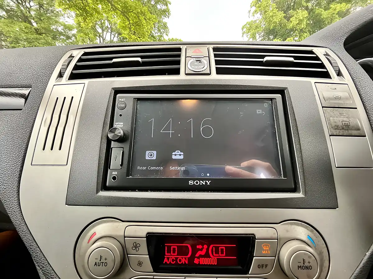 Used 2011 Ford Kuga Titanium Frozen White Metallic - Interior and Exterior details 14