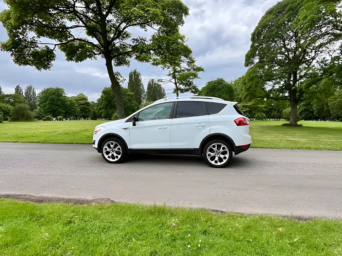 Used 2011 Ford Kuga Titanium Frozen White Metallic - Interior and Exterior details 19