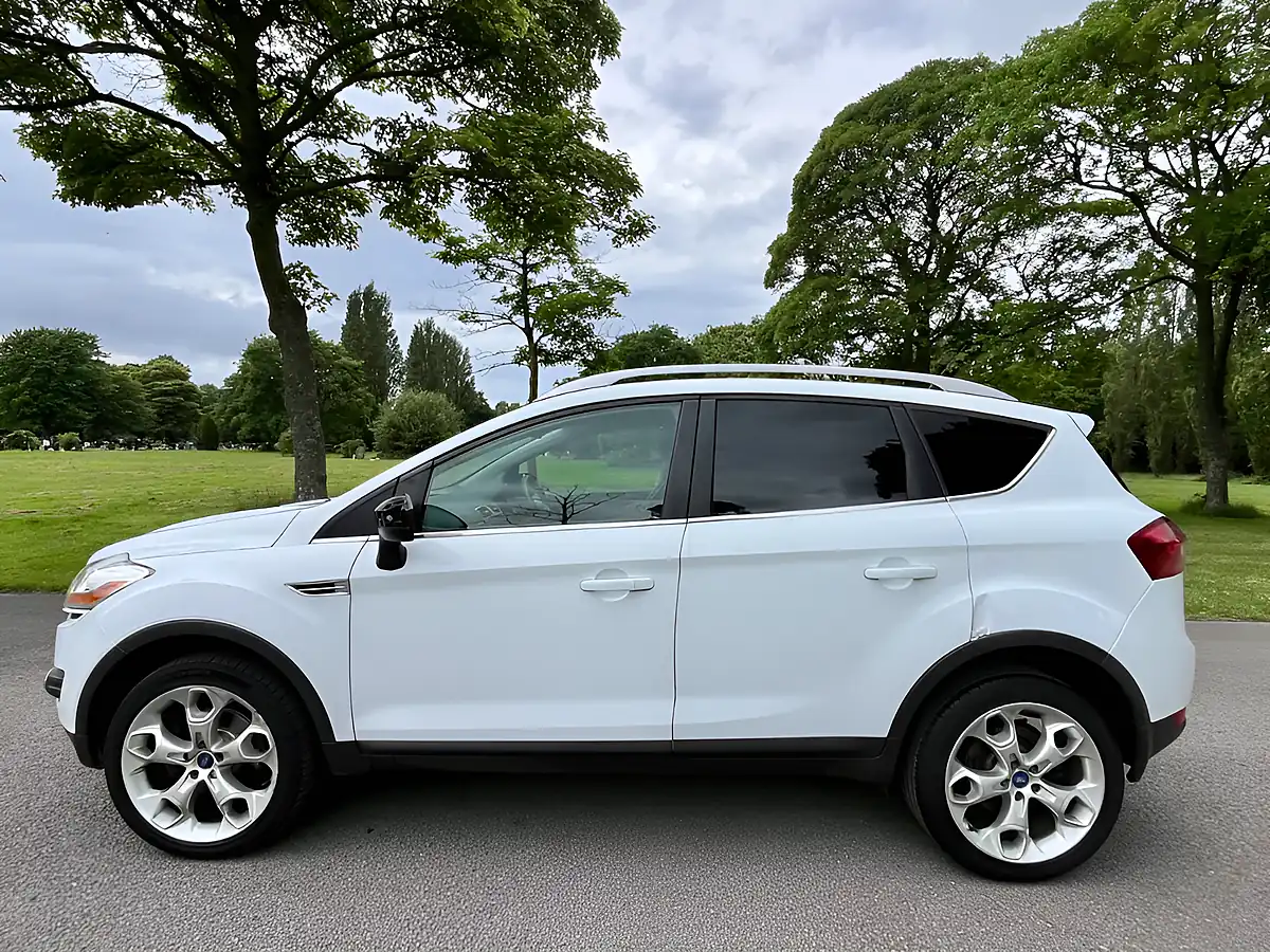 Used 2011 Ford Kuga Titanium Frozen White Metallic - Interior and Exterior details 4