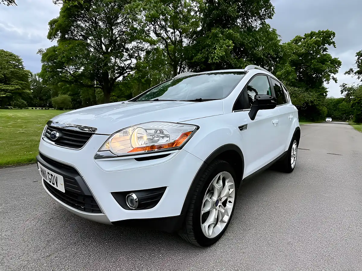 Used 2011 Ford Kuga Titanium Frozen White Metallic - Interior and Exterior details 5