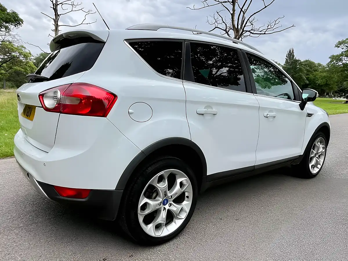 Used 2011 Ford Kuga Titanium Frozen White Metallic - Interior and Exterior details 8