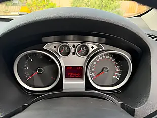 Used 2011 Ford Kuga Titanium Silver - Interior and Exterior details 10