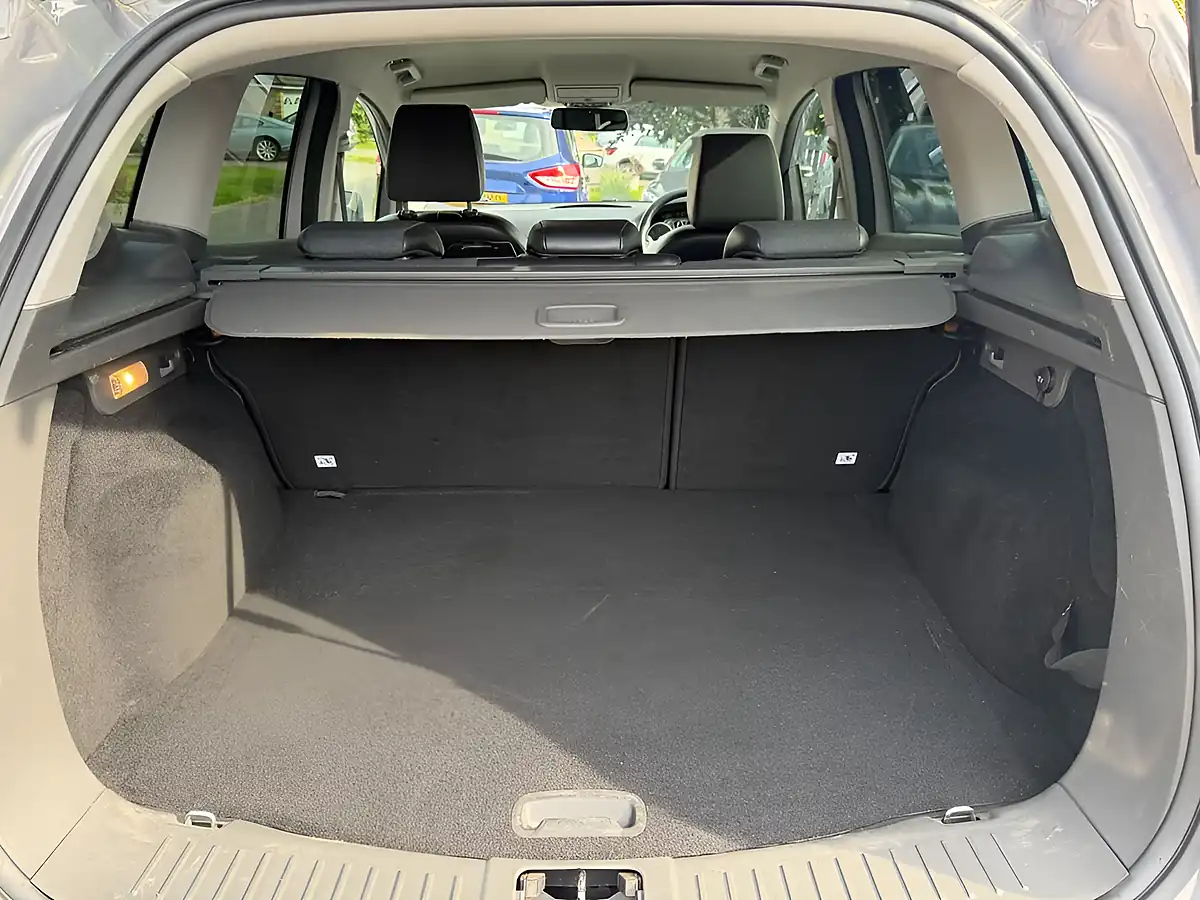 Used 2011 Ford Kuga Titanium Silver - Interior and Exterior details 16