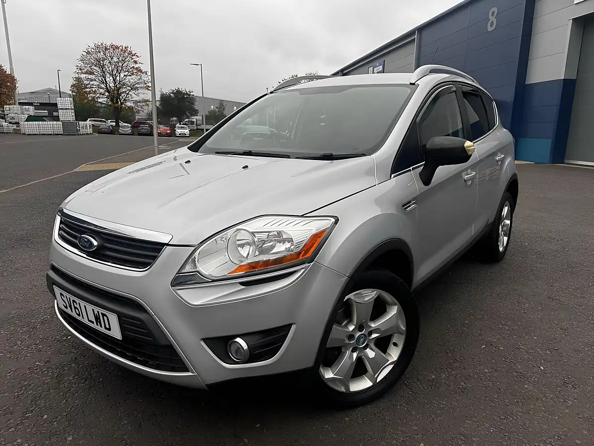 Used 2011 Ford Kuga Zetec Silver - Interior and Exterior details 4