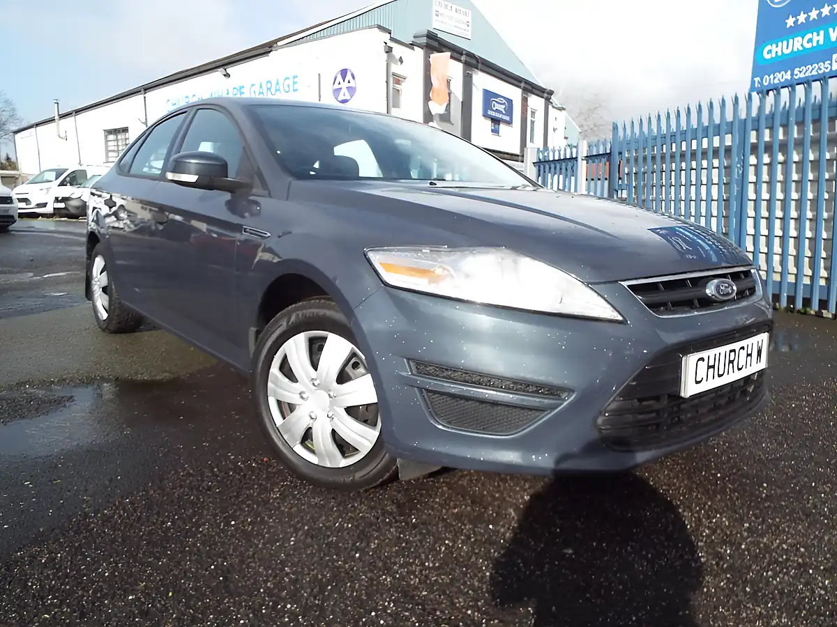 Used 2011 Ford Mondeo Edge Grey - Front View