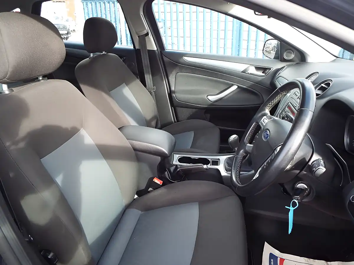 Used 2011 Ford Mondeo Edge Grey - Interior and Exterior details 12