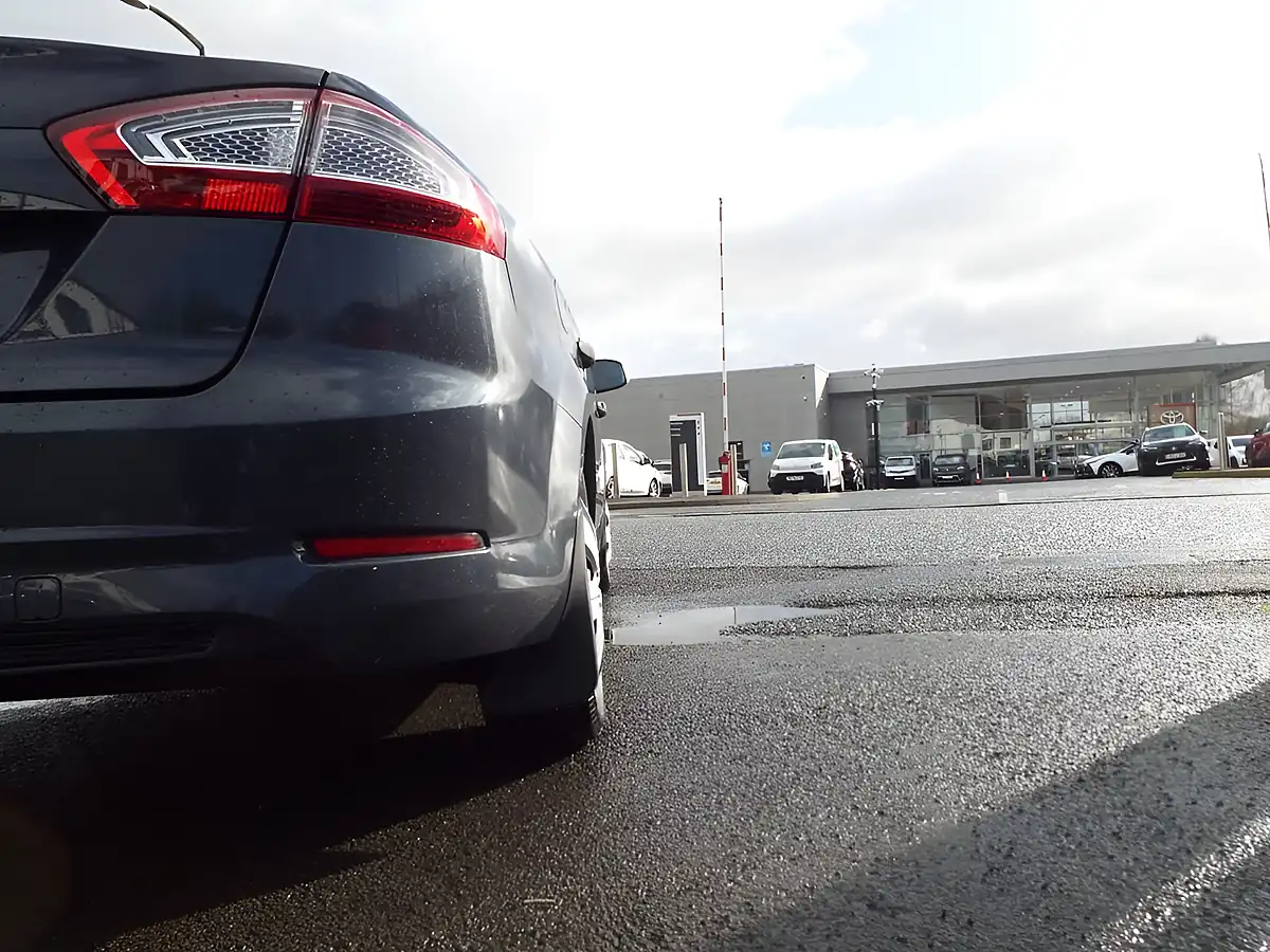 Used 2011 Ford Mondeo Edge Grey - Interior and Exterior details 17