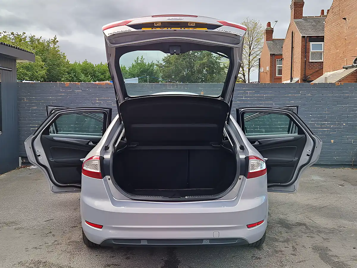 Used 2011 Ford Mondeo Titanium Silver - Interior and Exterior details 12