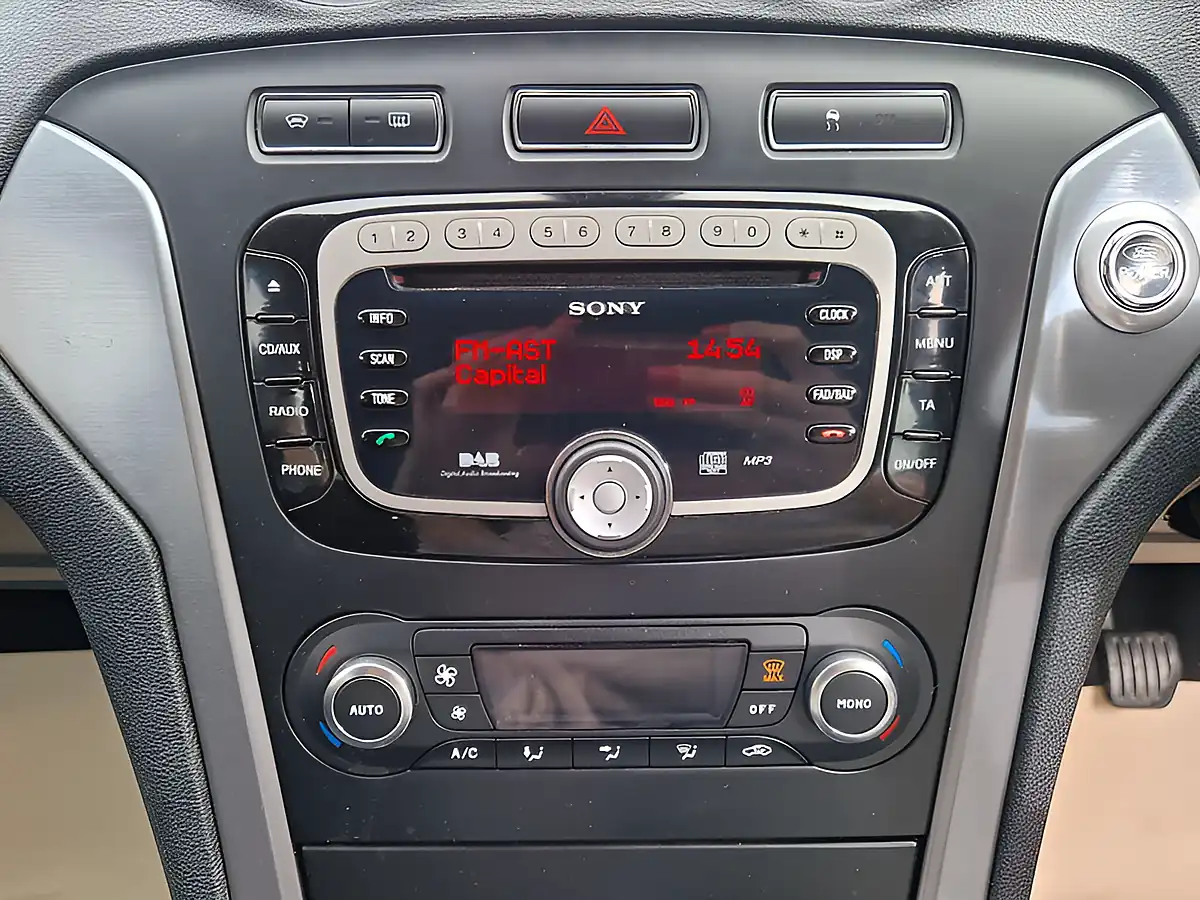 Used 2011 Ford Mondeo Titanium Silver - Interior and Exterior details 14