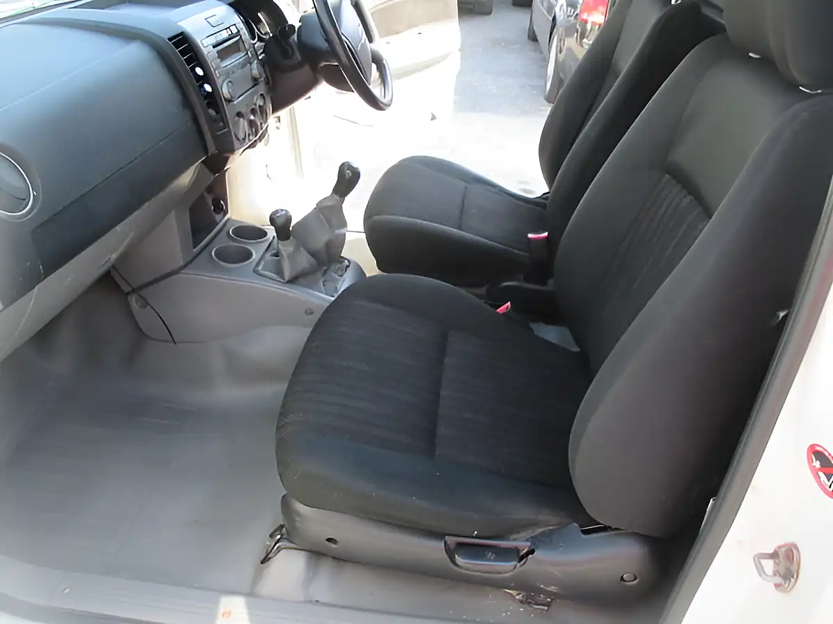 Used 2011 Ford Ranger Xl 4X4 White - Interior and Exterior details 9