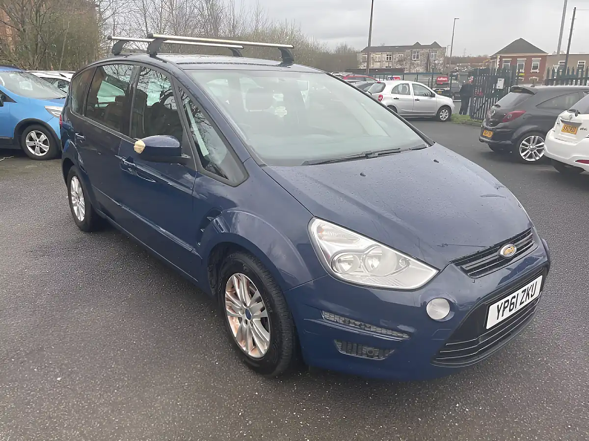 Used 2011 Ford S-Max Zetec Blue - Front View