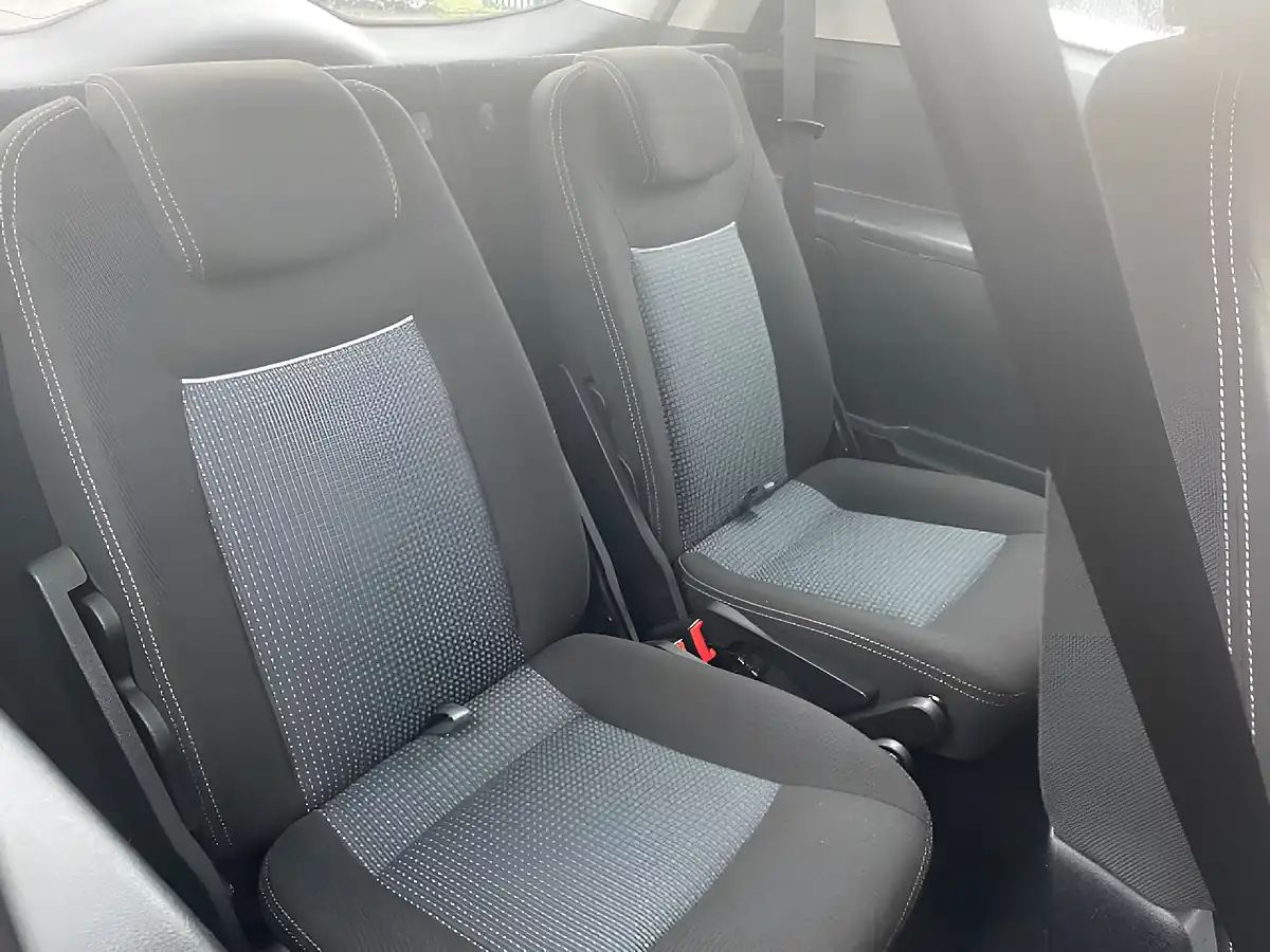 Used 2011 Ford S-Max Zetec Blue - Interior and Exterior details 11