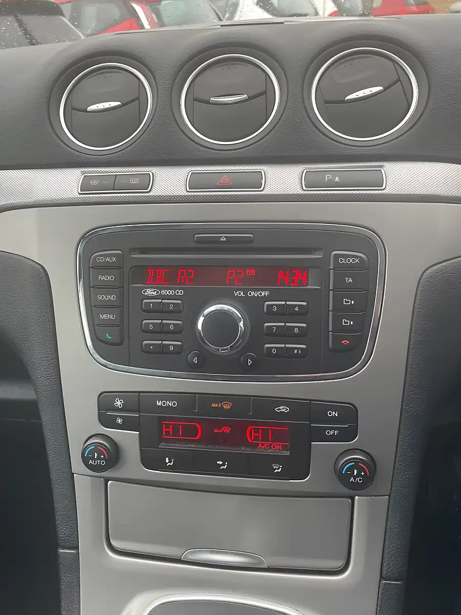 Used 2011 Ford S-Max Zetec Blue - Interior and Exterior details 14