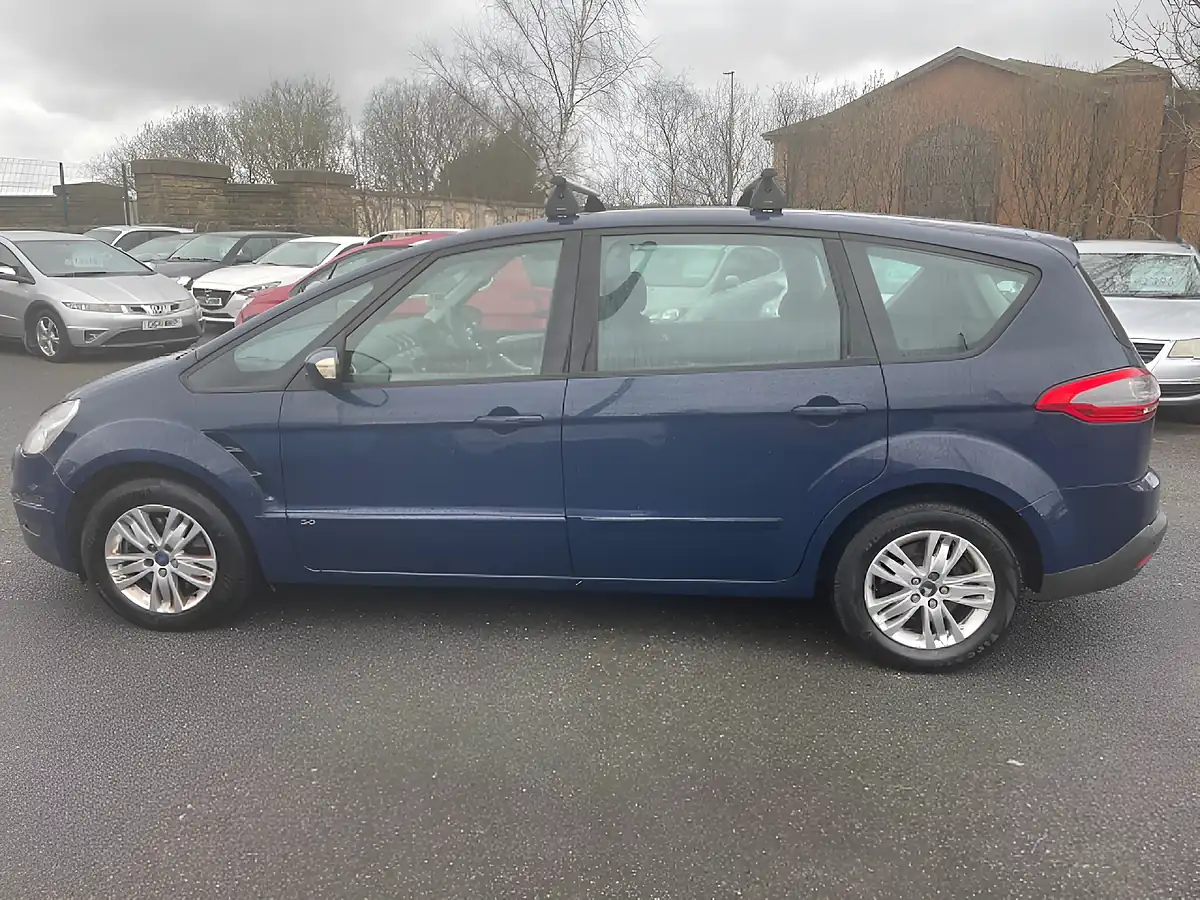Used 2011 Ford S-Max Zetec Blue - Interior and Exterior details 5