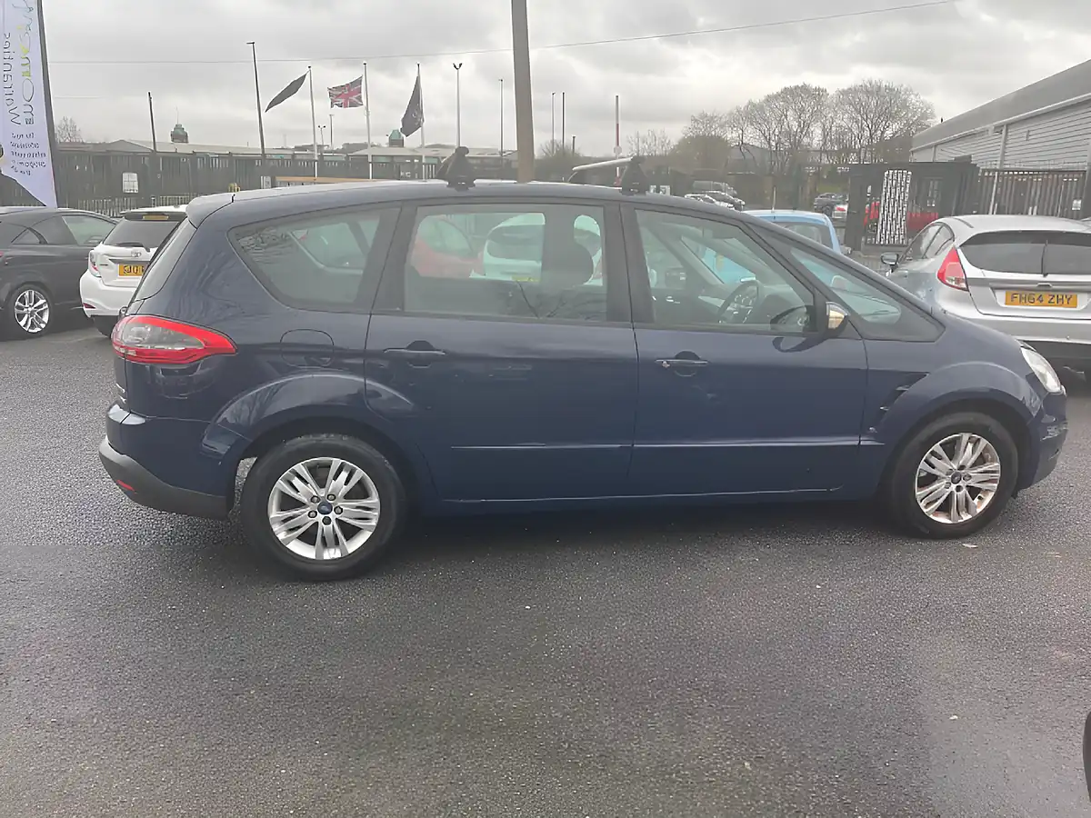 Used 2011 Ford S-Max Zetec Blue - Interior and Exterior details 7
