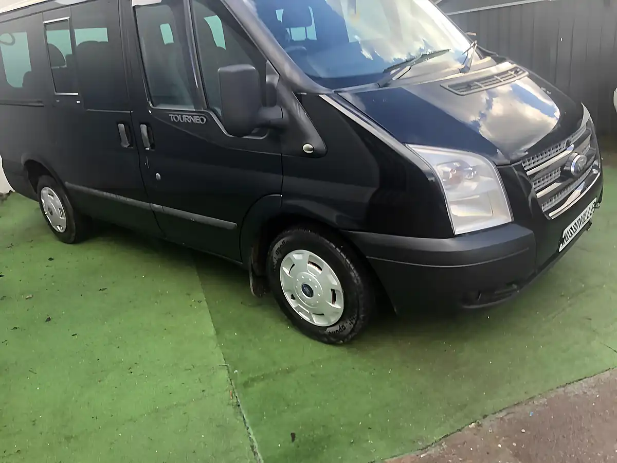 Used 2011 Ford Transit 280 Trend Tourneo Lr 9 Str Black - Interior and Exterior details 4