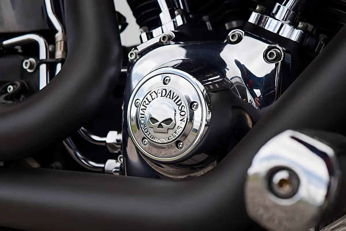 Used 2011 Harley-Davidson Blackline Vivid Black - Interior and Exterior details 12