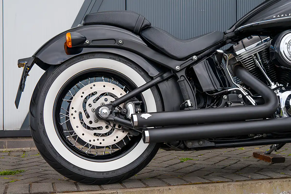 Used 2011 Harley-Davidson Blackline Vivid Black - Interior and Exterior details 14