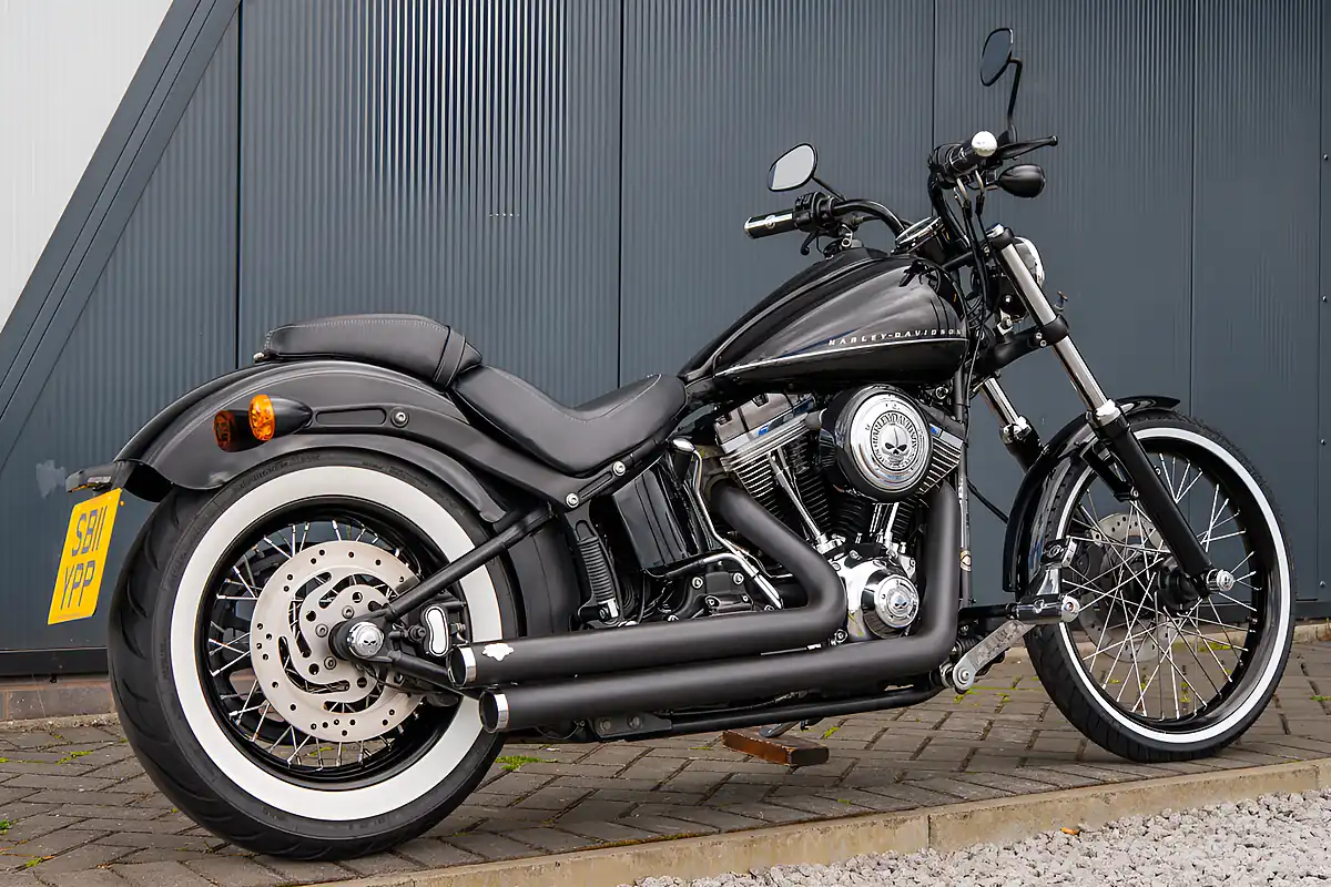 Used 2011 Harley-Davidson Blackline Vivid Black - Interior and Exterior details 5