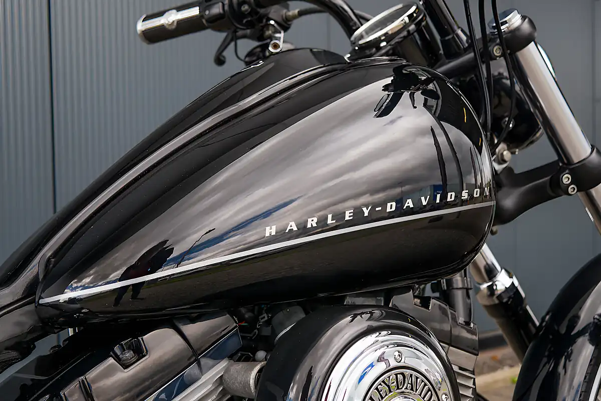 Used 2011 Harley-Davidson Blackline Vivid Black - Interior and Exterior details 7