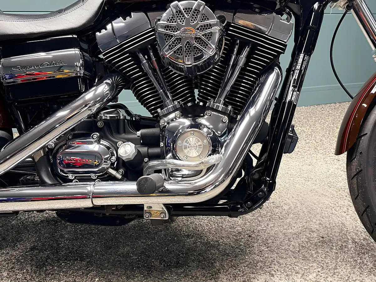 Used 2011 Harley-Davidson Dyna Fxdc Super Glide Custom Brown - Interior and Exterior details 12