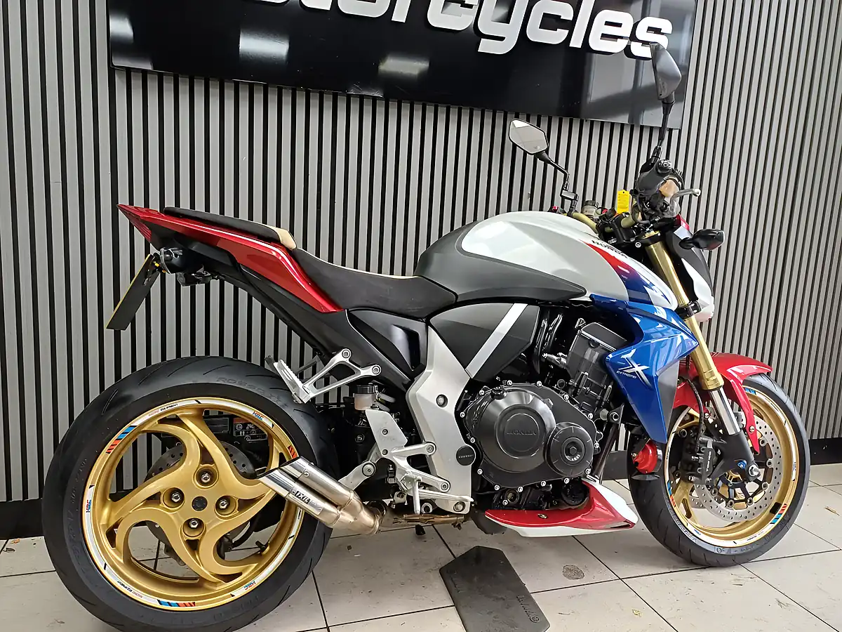 Used 2011 Honda CB1000R Tri Colour - Interior and Exterior details 5